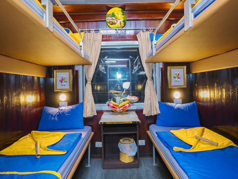 T&agrave;u Laman Express đi Sapa