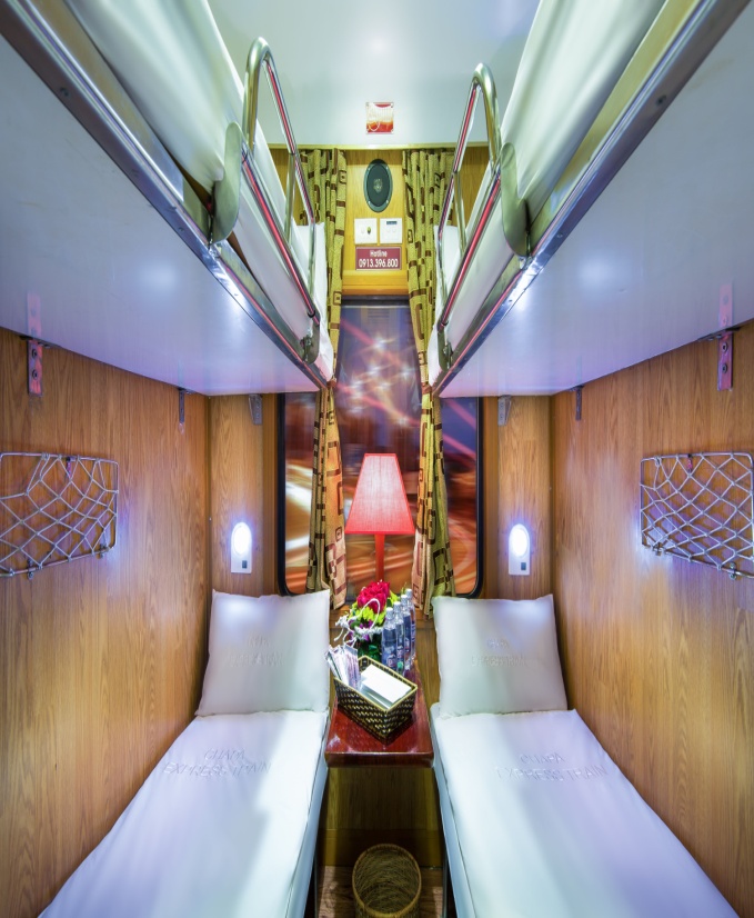 V&eacute; t&agrave;u Chapa đi Sapa