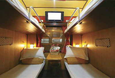 v&eacute; t&agrave;u Orient đi sapa